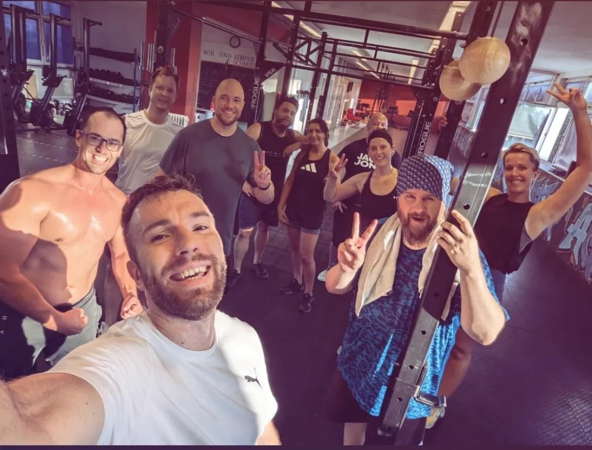 CrossFit München Trainingsbereich Pull-up Bars funktionelles Training
